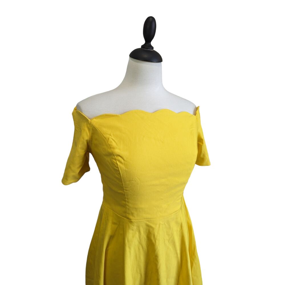 New Yellow Scallop Neckline Short Sleeve Dress Size L - Picture 3 of 9